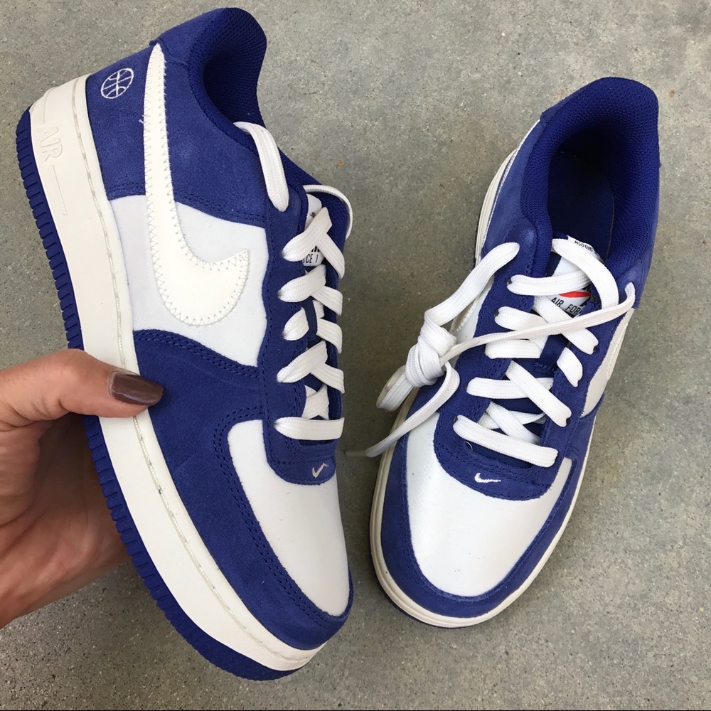 NWOB NIKE AIR FORCE 1 BLUE SUEDE SIZES 5.5 y, 7 Y - Picture 4 of 8