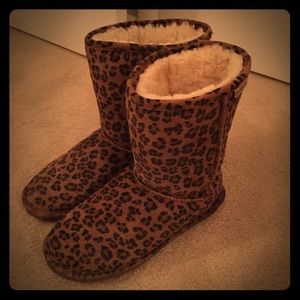 Bearpaw Cheetah Print Boots