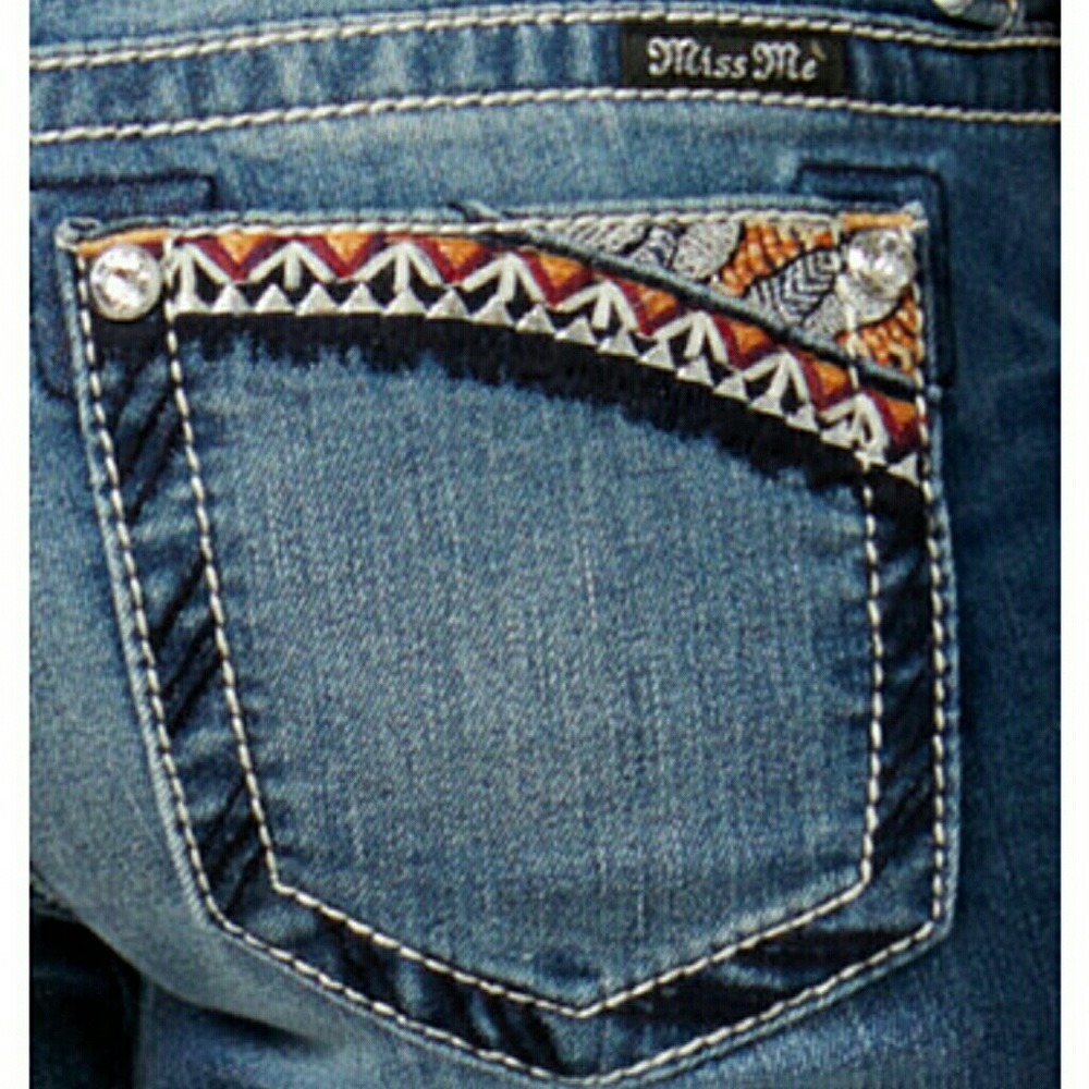 Miss me jeans size 32, inseam 34" signature boot.