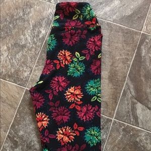 Lularoe floral leggings, size tween
