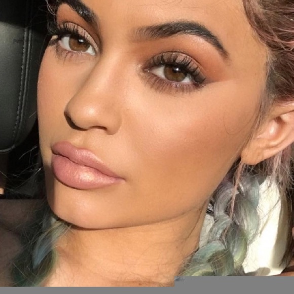 NBW Kylie Cosmetics HEIR metal lip stick - Picture 3 of 4