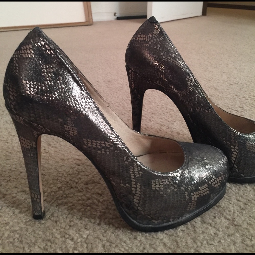 Chinese Laundry Elise leather heels