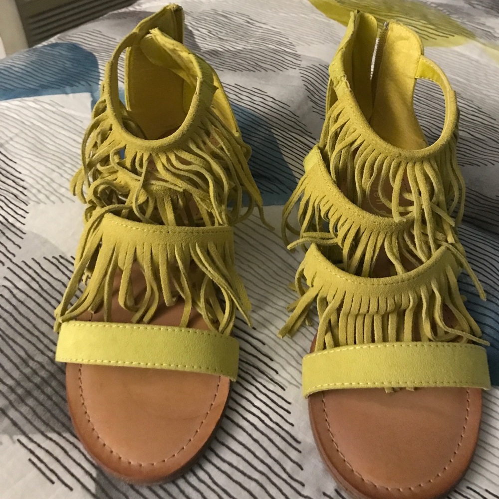 Beautiful Madden Girl Sandals!