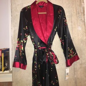 NWT Jones New York robe
