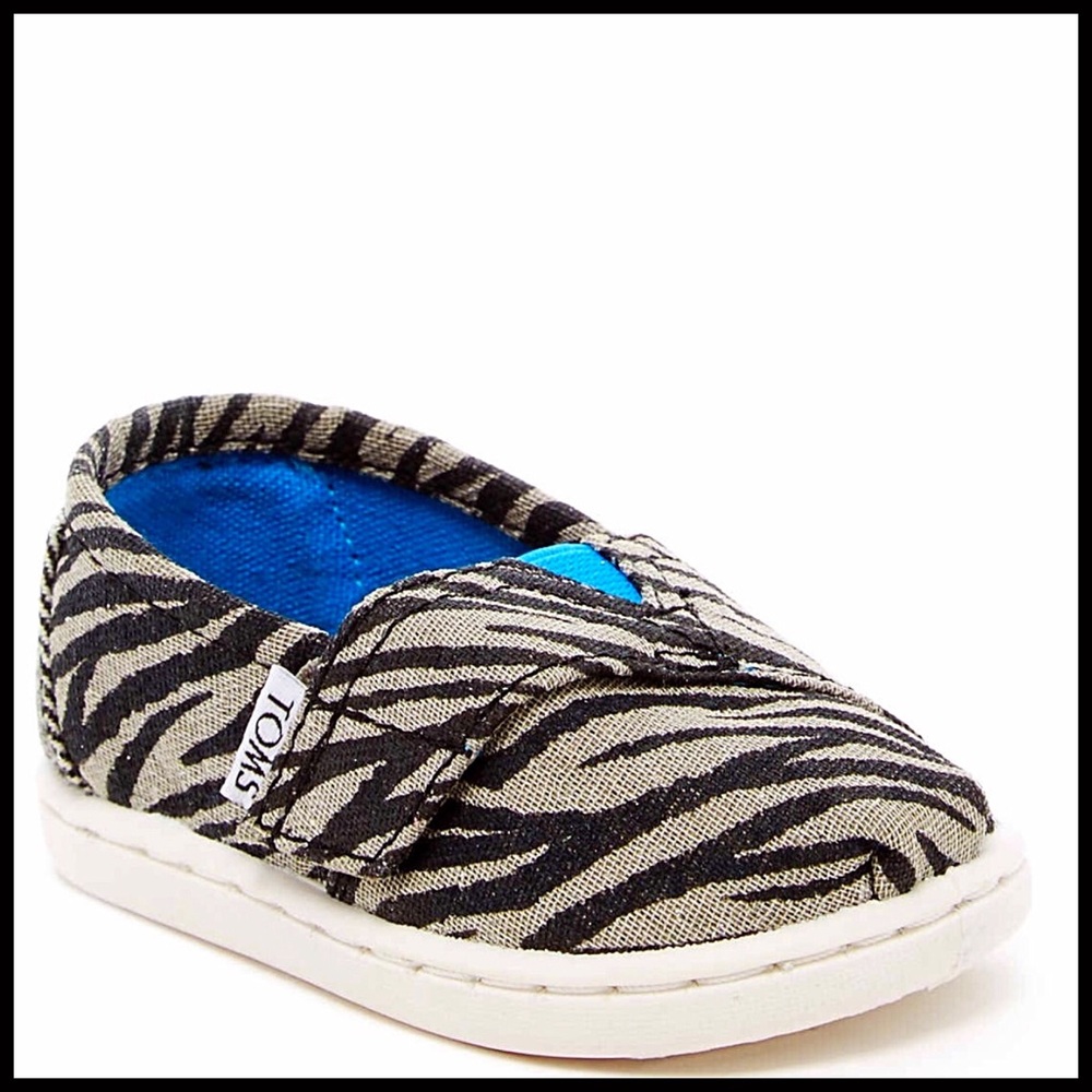 ❗️1-HOUR SALE❗️TOMS CANVAS SLIP ON SHOES - Picture 3 of 6