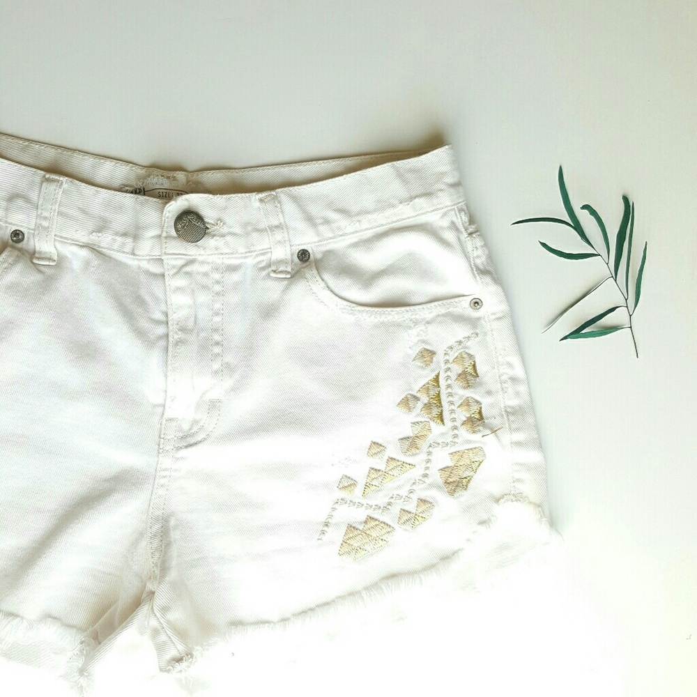 SOLD * FREE PEOPLE * Cut Off Shorts