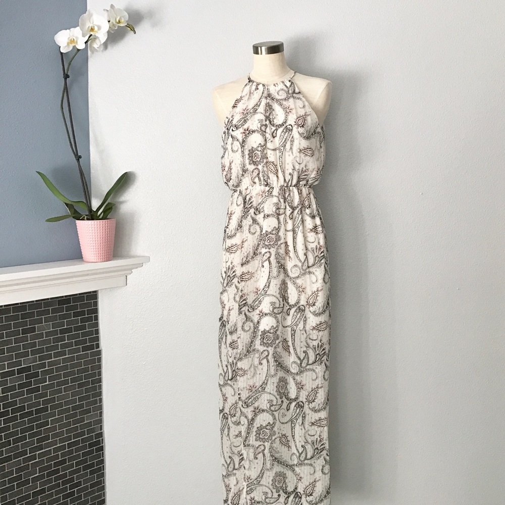 🔺LAST ONE🔺White Paisley Halter Maxi Dress - Picture 4 of 8