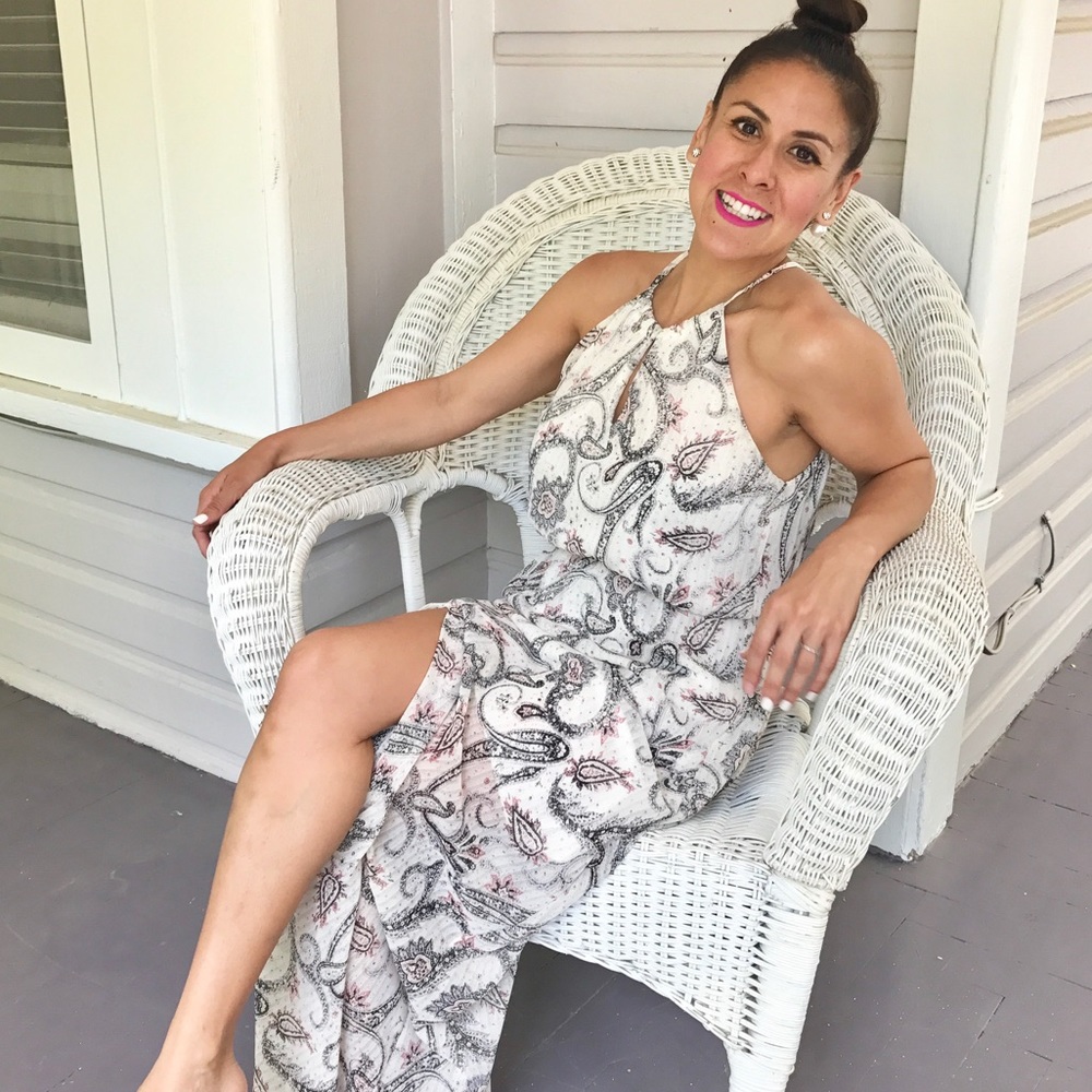 🔺LAST ONE🔺White Paisley Halter Maxi Dress - Picture 5 of 8