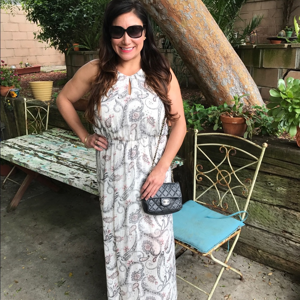 🔺LAST ONE🔺White Paisley Halter Maxi Dress - Picture 8 of 8