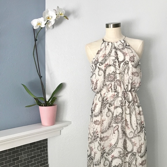 🔺LAST ONE🔺White Paisley Halter Maxi Dress - Picture 2 of 8