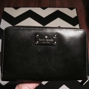 Kate Spade Travel Wallet