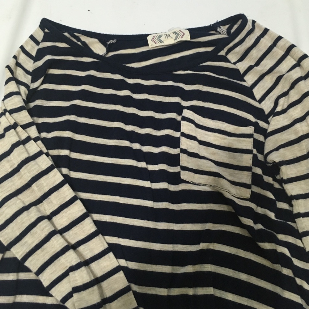 T-shirt with front pocket 3/4 sleeve length