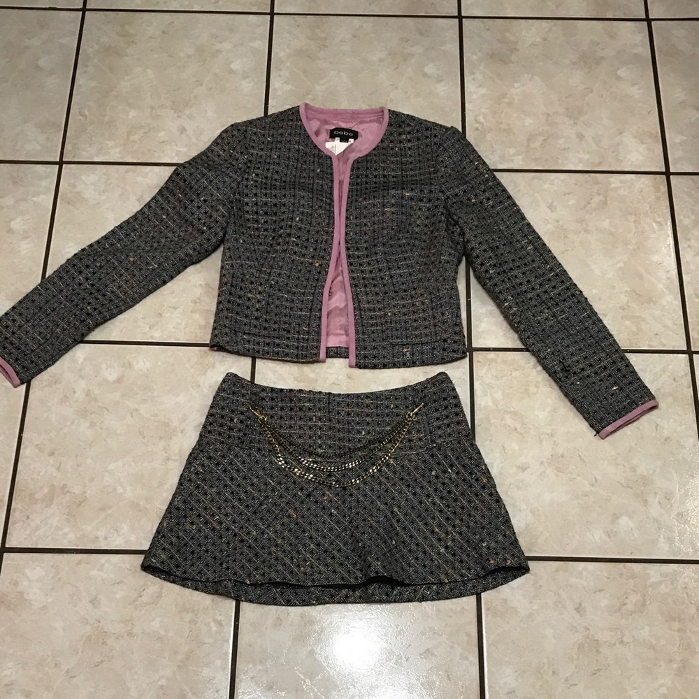 BEAUTIFUL AND SOPHISTICATED BEBE SKIRT SUIT