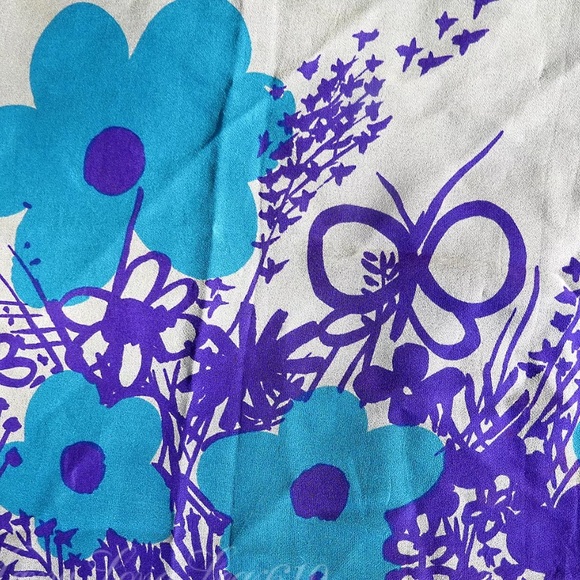 Vintage Vera Neumann Silk Hand-Rolled Scarf Large - Picture 4 of 5