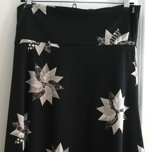 EUC LuLaRoe Azure Skirt