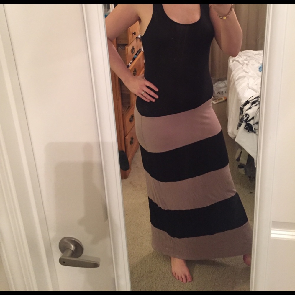 🔥🔥🔥Black and Tan stripe maxi dress🔥🔥🔥