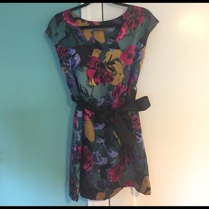Floral Silk-Feel multicolored Floral Tie Dress
