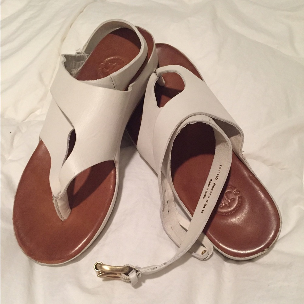 Sandals with arch support that aren't ugly