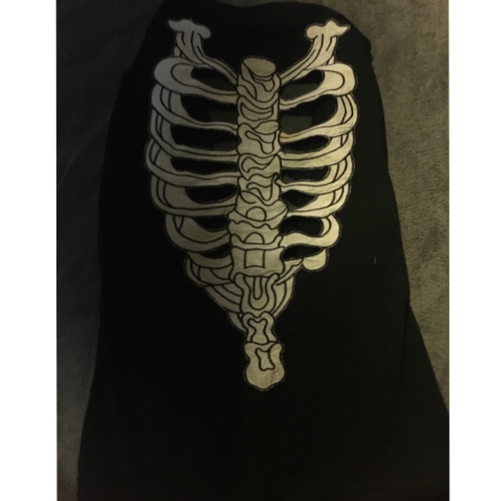 Skull back sweater