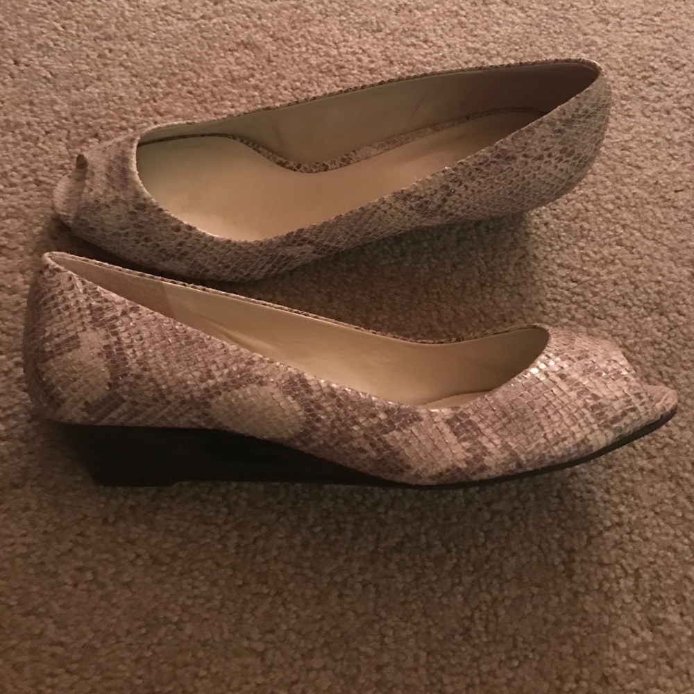 Talbots wedge shoe .. like new