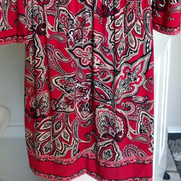 Beautiful INC Floral Long sleeve dress - Picture 4 of 4