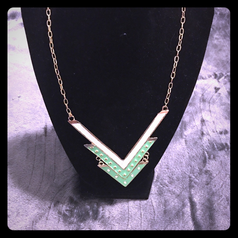 🌱Chevron necklace