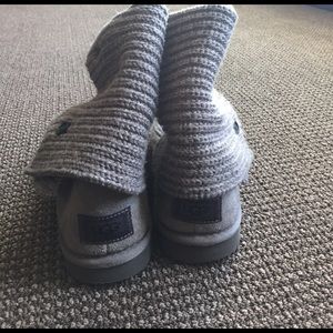 Grey sweater UGG boots