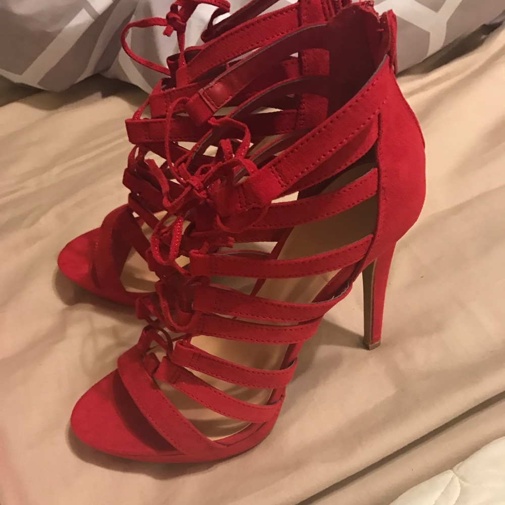Heels 👠👠 - Picture 2 of 4