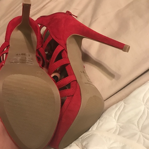 Heels 👠👠 - Picture 3 of 4