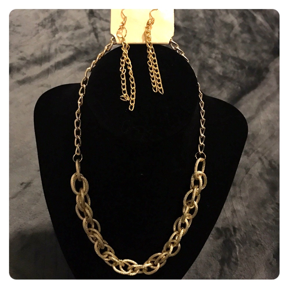 🌼Gold necklace & earring set