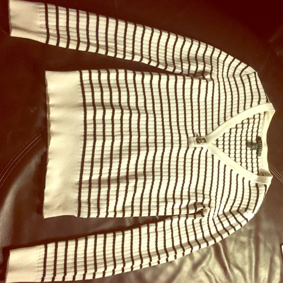 Timeless Ralph Lauren Sweater - Picture 2 of 4