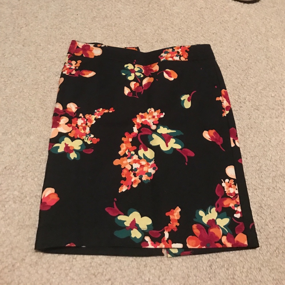 Flower pencil skirt