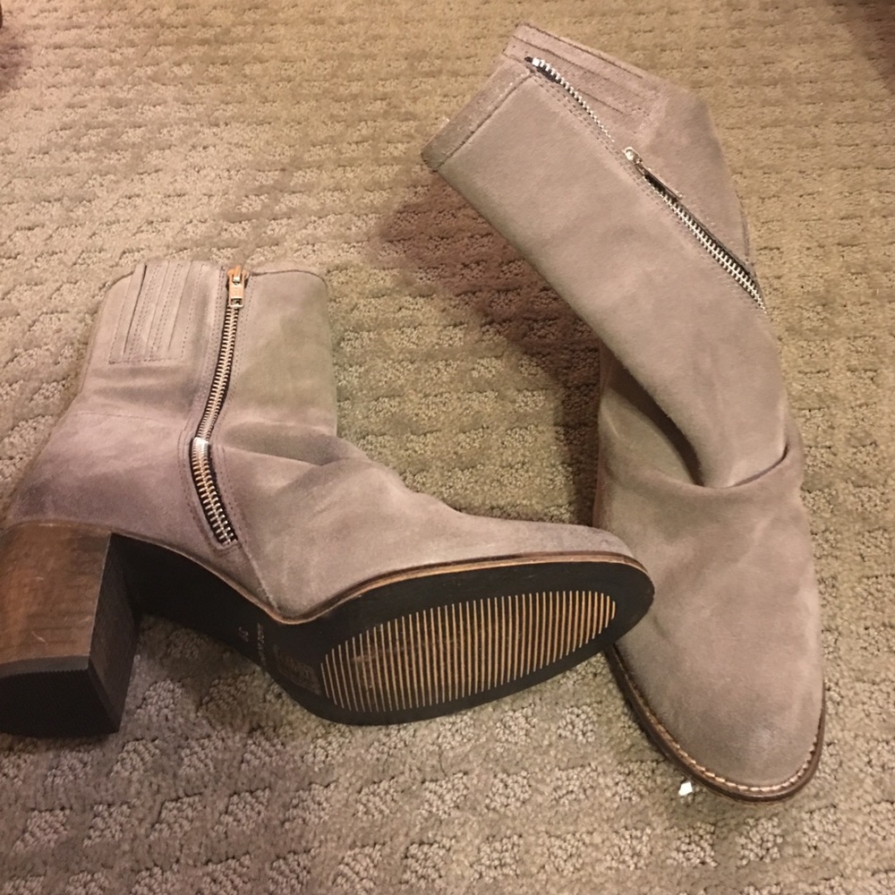 Jeffrey Campbell grayish boots brand new