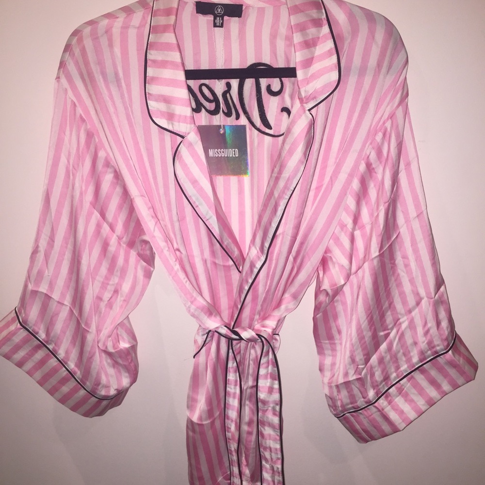 Dreamy Pink Silk Robe - Picture 4 of 4