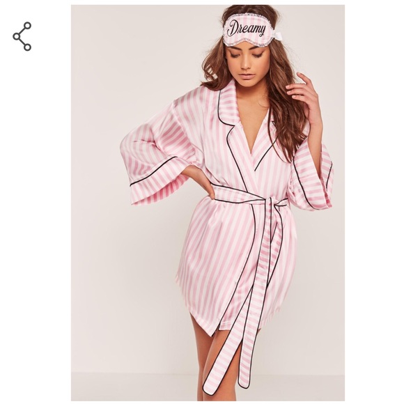 Dreamy Pink Silk Robe - Picture 2 of 4