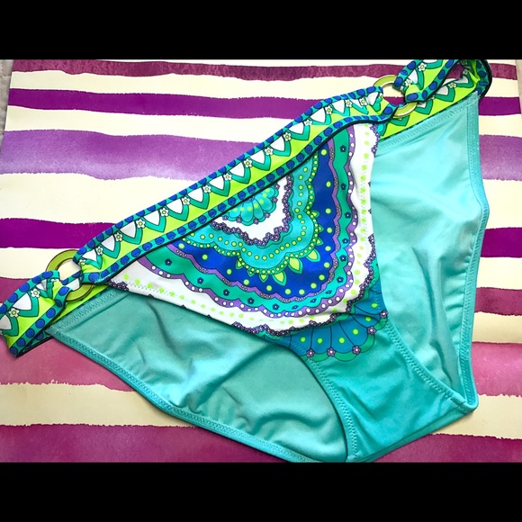 👙NWT Victoria's Secret Swimsuit🌼 - Picture 5 of 6