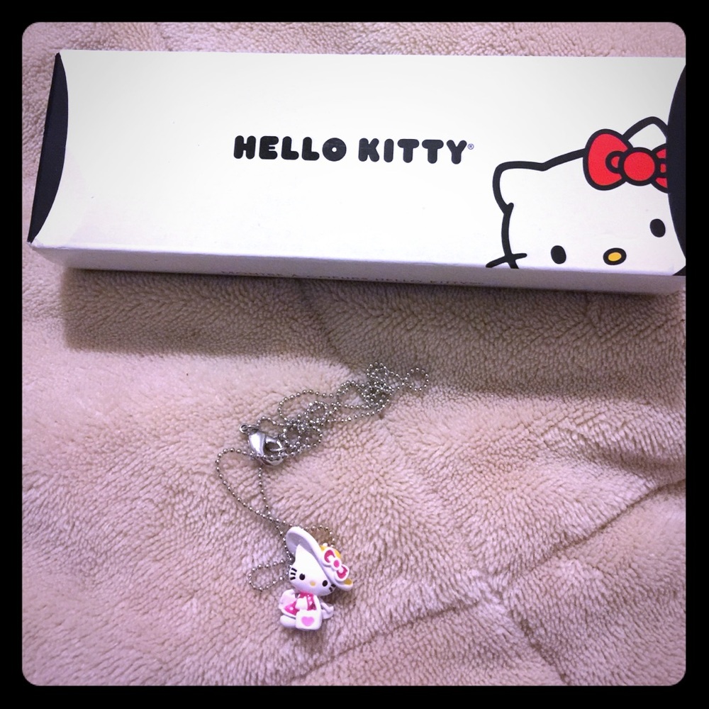 💕Hello Kitty Necklace💕