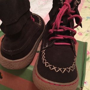 Livie and Luca and uggs