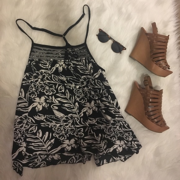 Urban Outfitters Tops - ✂️FINAL CUT✂️ Black & White Floral & Mesh Tank Top