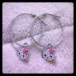 ♥️Adorable Hello Kitty Earrings♥️