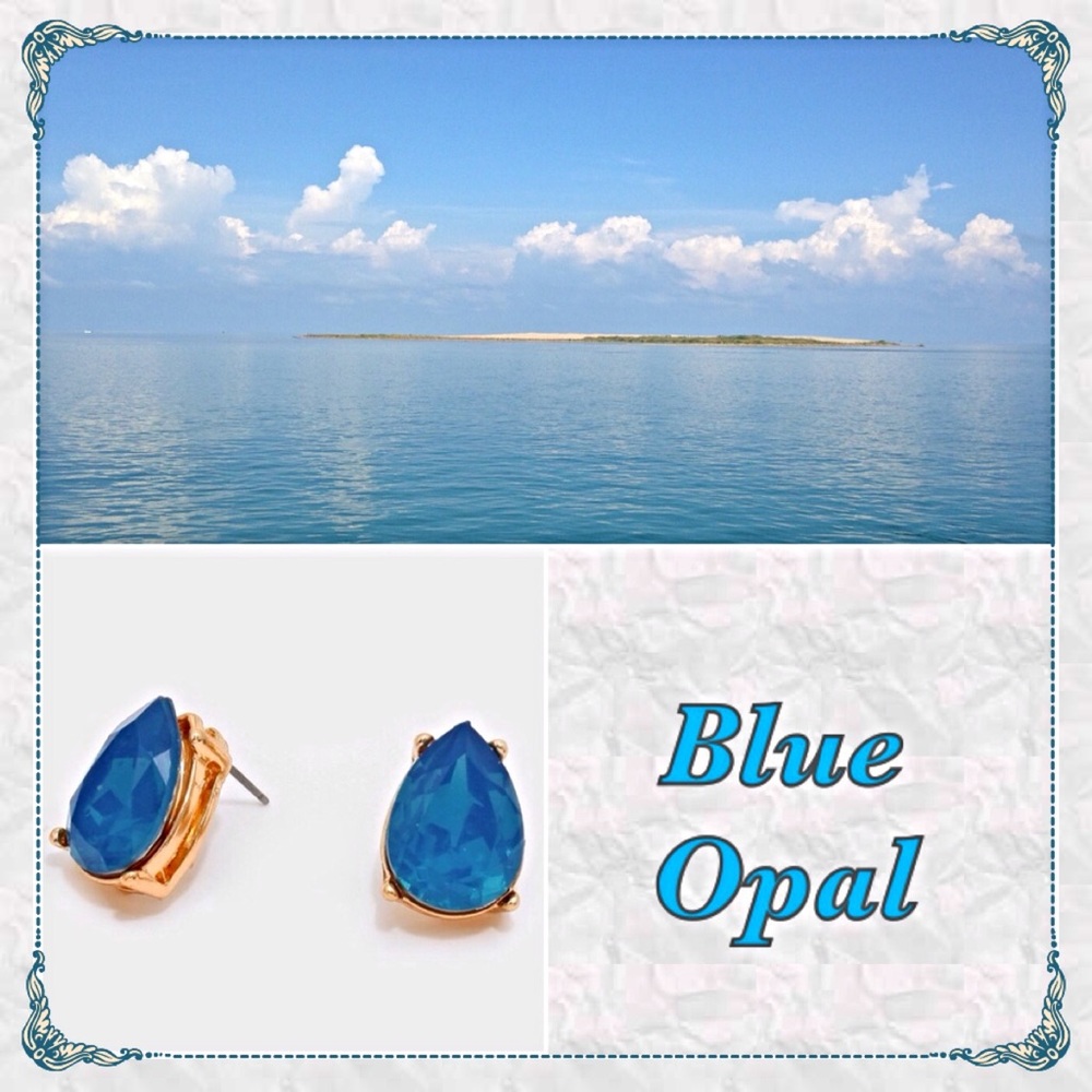 🌸✨Blue Opal Crystal Raindrop Gold Stud Earrings