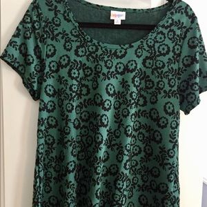 NWT LuLaRoe Medium Classic Tee