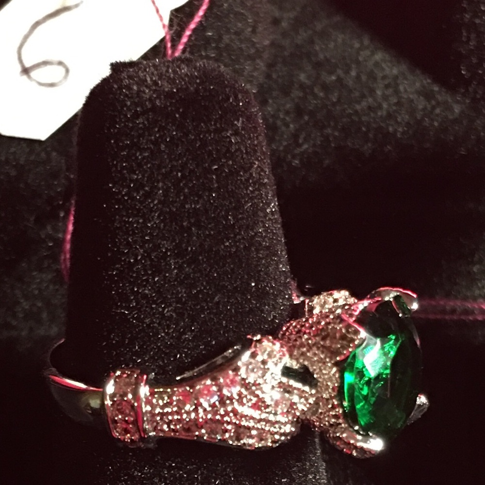 Ring - Picture 2 of 3