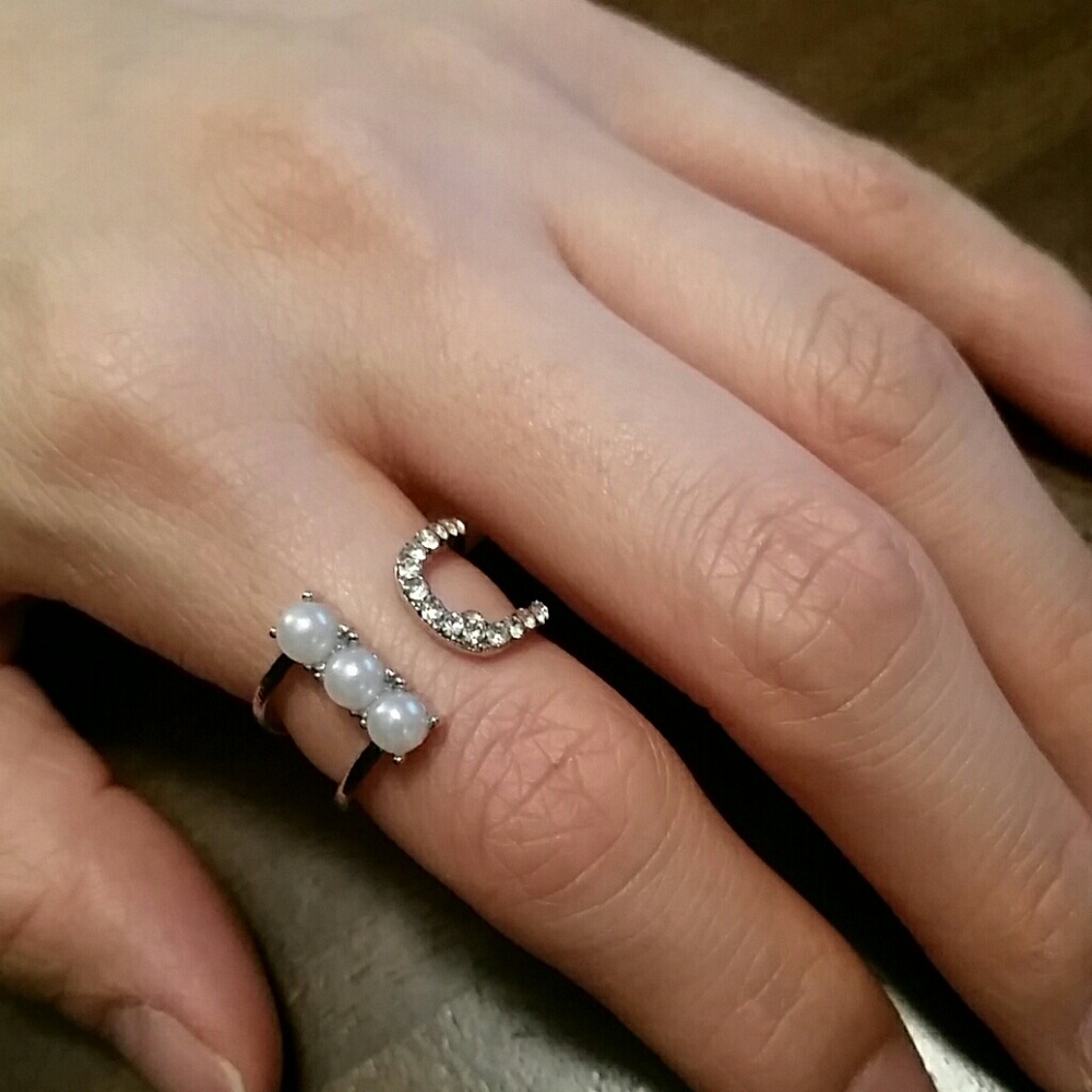Triple Pearl Multi Stone Ring - Picture 4 of 4