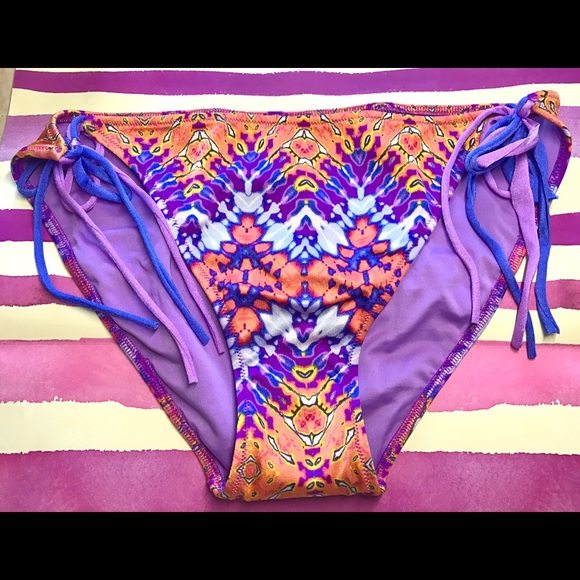 👙NWT Victoria's Secret Swimsuit🌺 - Picture 6 of 7