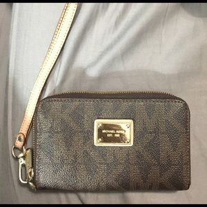 Michael Kors Jet Set Wristlet Wallet Zip Case