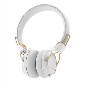 Sudio Sweden headphones w/iPhone 6 case