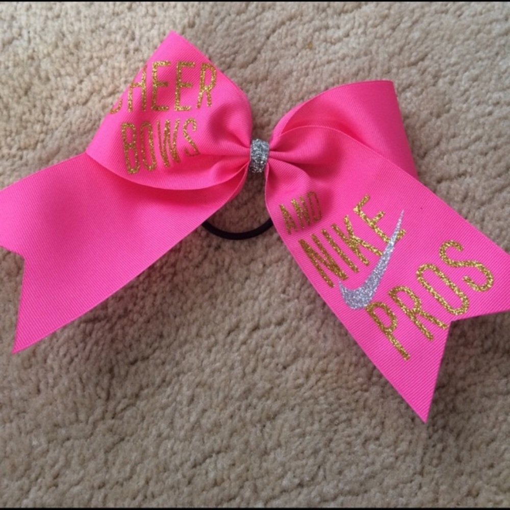 Bows for Madison - Picture 3 of 3