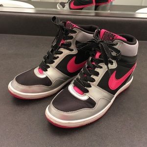 Women's Nike Hightop sneakers