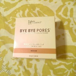IT Cosmetics Bye Bye Pores Finishing Powder